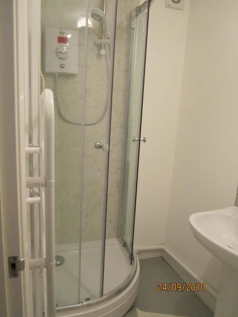 6 bedroom house for rent