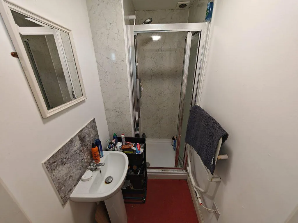 6 bedroom house for rent