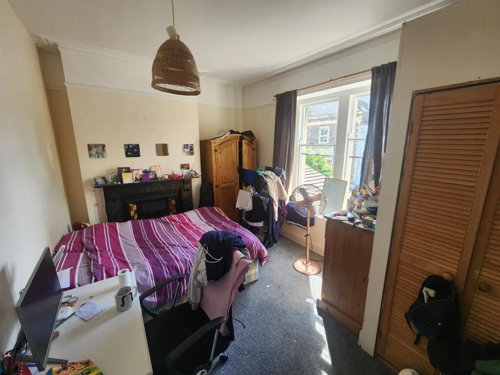 1 bedroom house share for rent