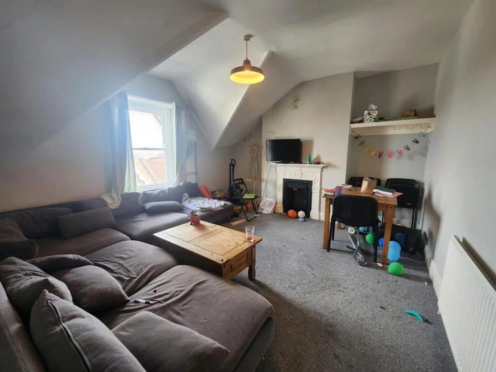 1 bedroom house share for rent