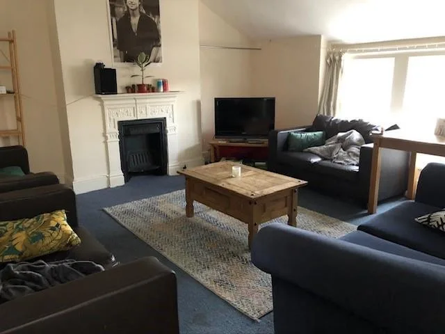 1 bedroom house share for rent