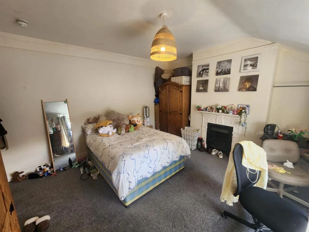 1 bedroom house share for rent