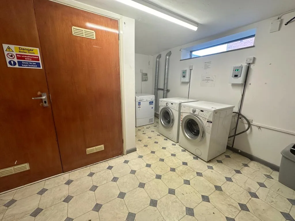1 bedroom house share for rent