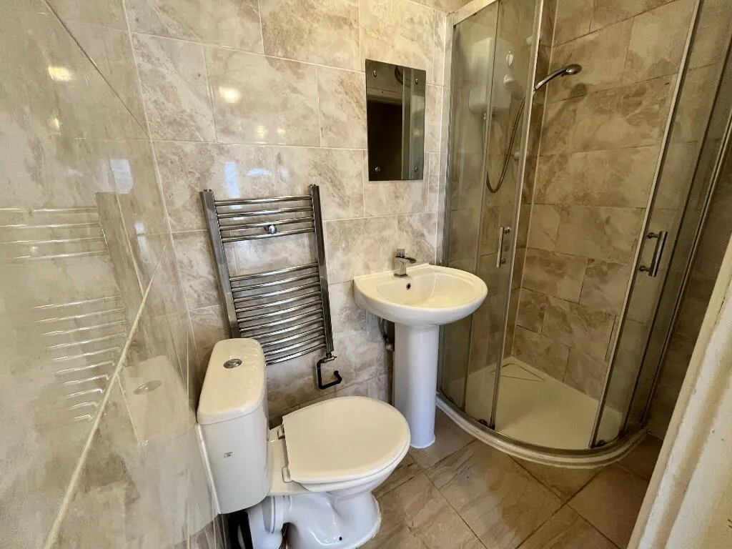 5 bedroom terraced house for rent