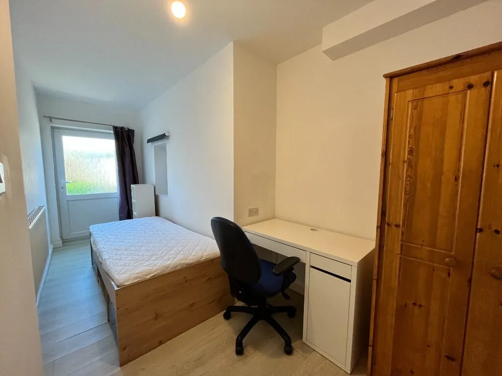 5 bedroom terraced house for rent