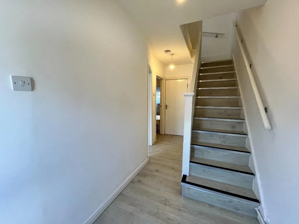 5 bedroom terraced house for rent