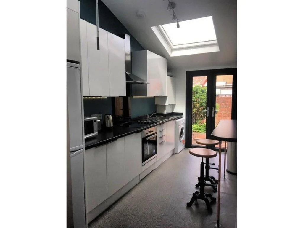 1 bedroom house share for rent