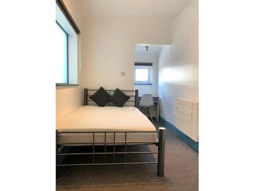 1 bedroom house share for rent