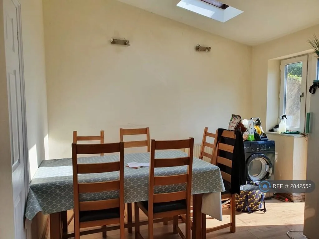1 bedroom house share for rent