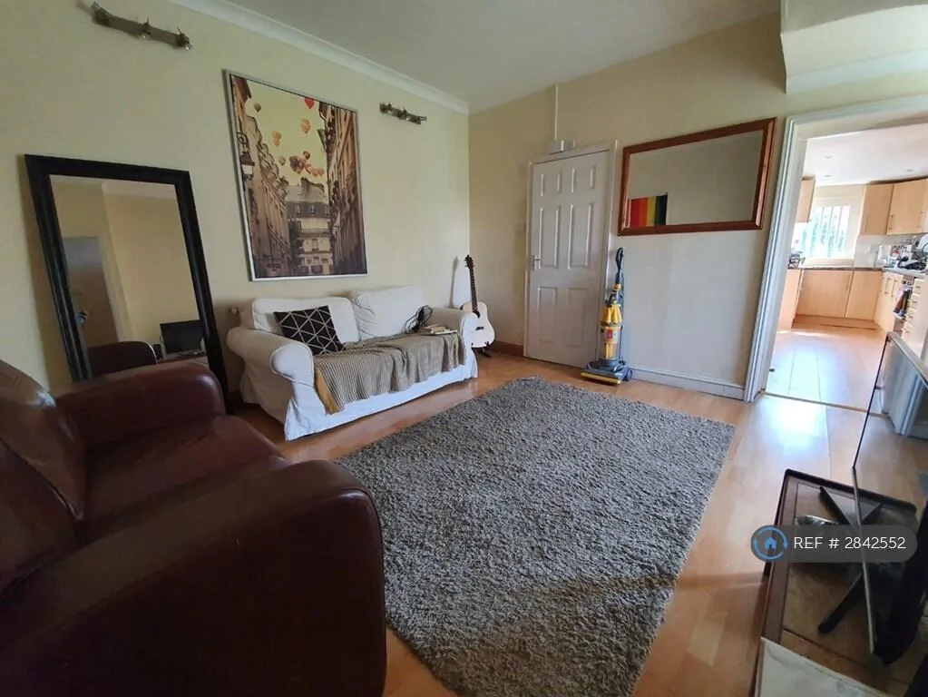 1 bedroom house share for rent