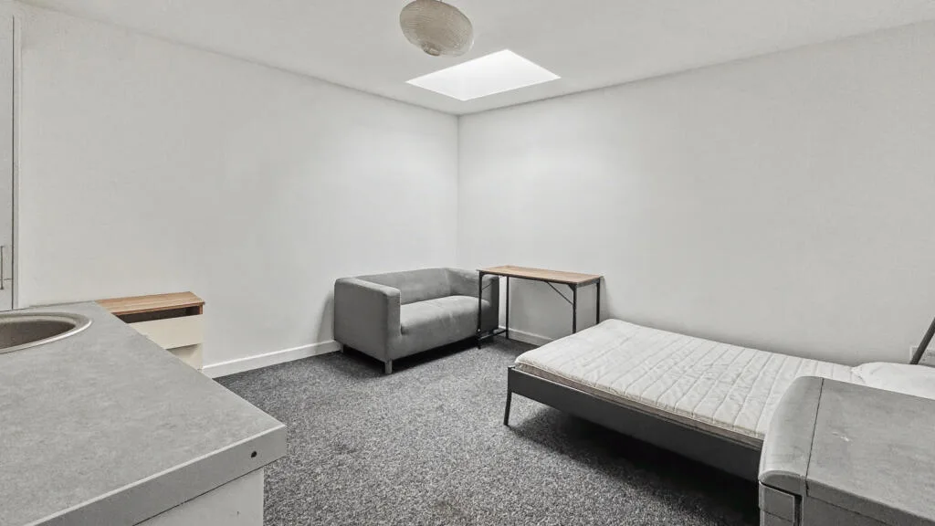 1 bedroom house share for rent