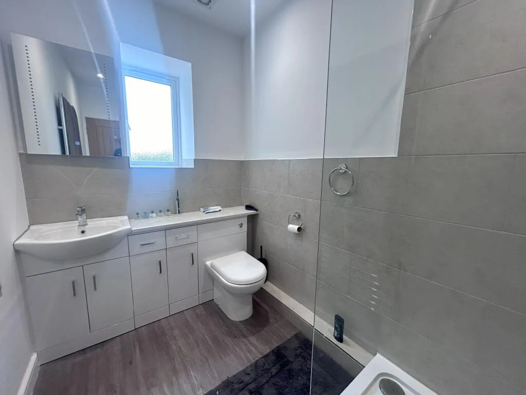 1 bedroom house share for rent