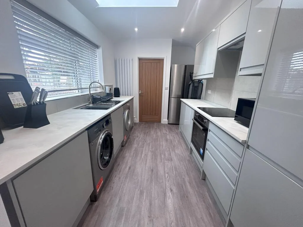 1 bedroom house share for rent