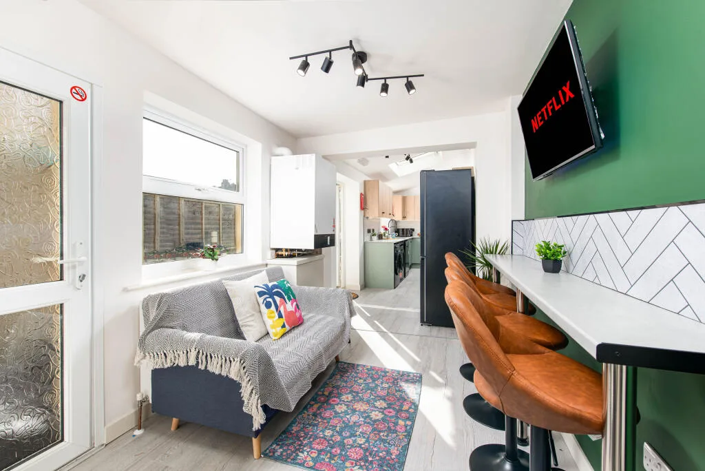 1 bedroom house share for rent