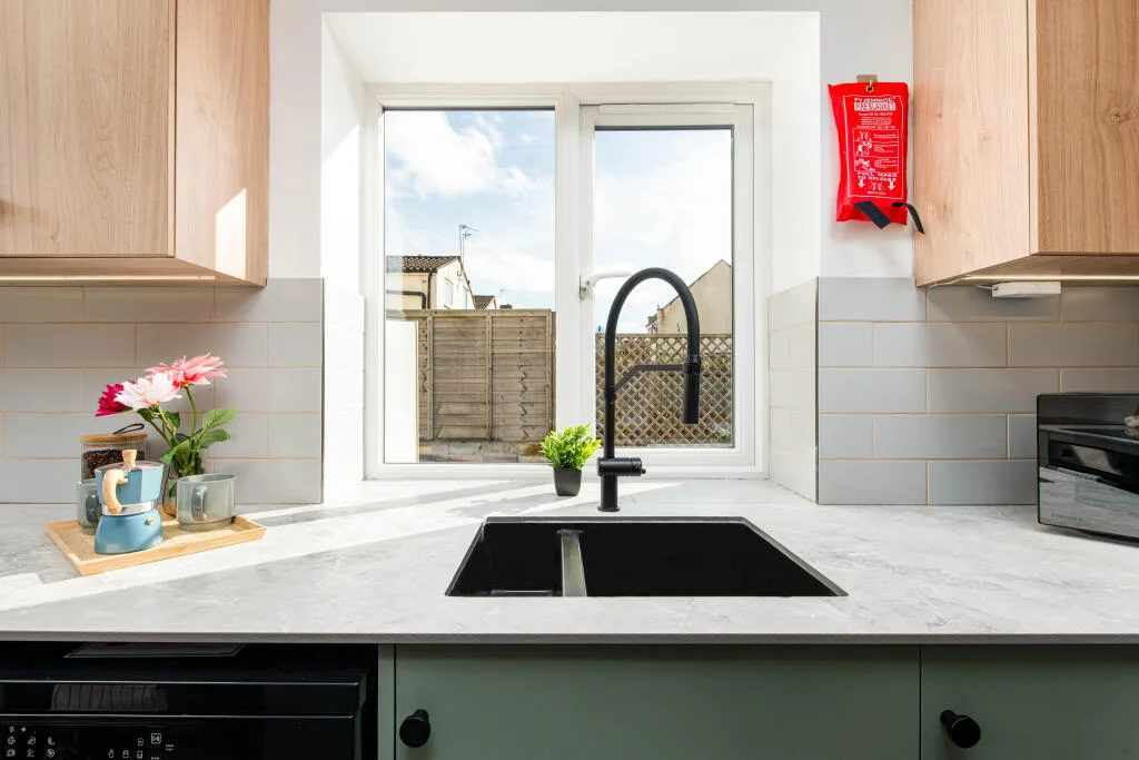 1 bedroom house share for rent