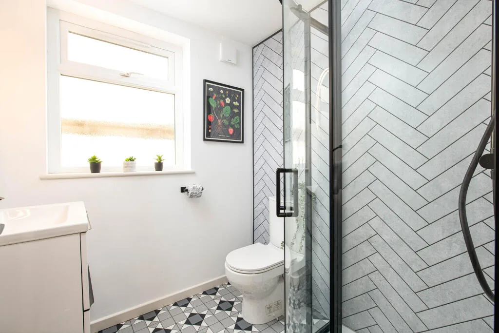 1 bedroom house share for rent