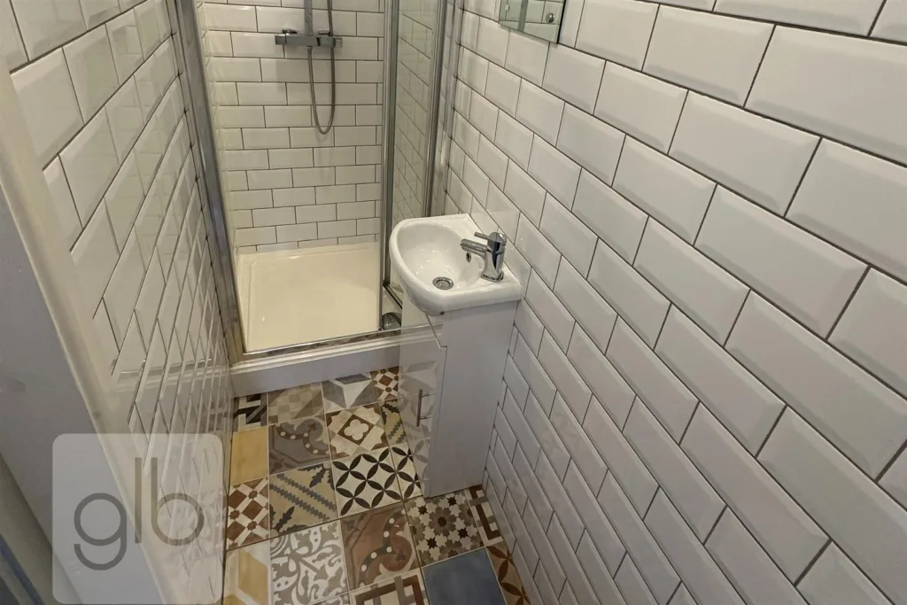 1 bedroom house share for rent