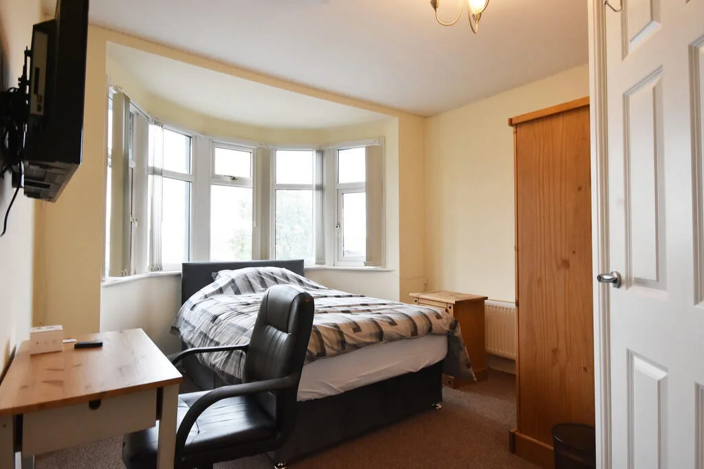 1 bedroom house share for rent