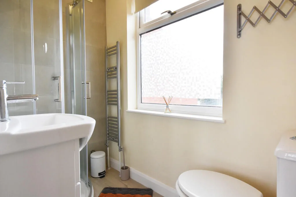 1 bedroom house share for rent