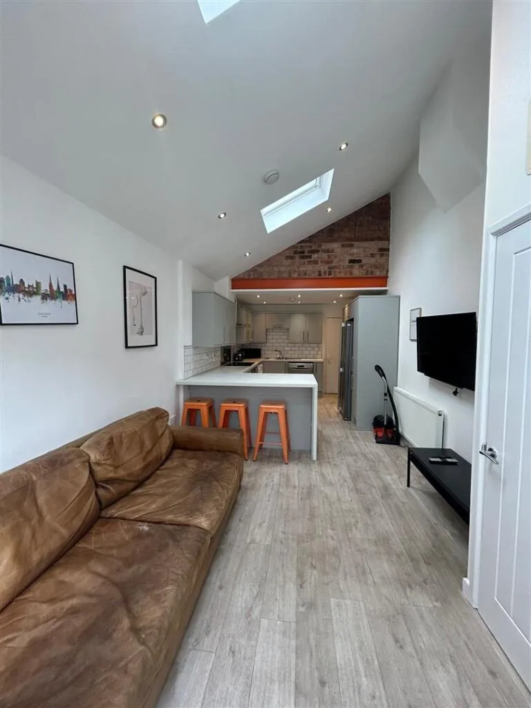 1 bedroom house share for rent