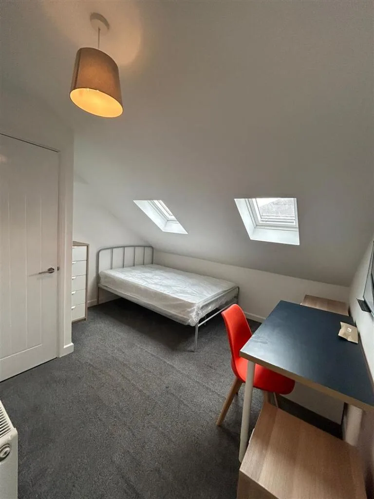 1 bedroom house share for rent