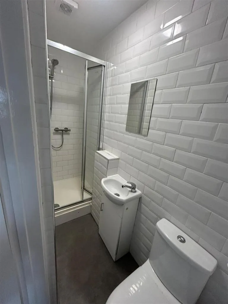 1 bedroom house share for rent