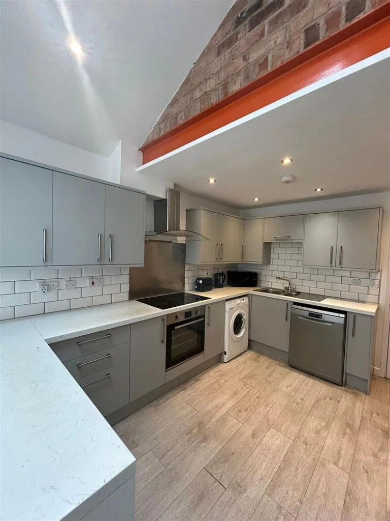1 bedroom house share for rent