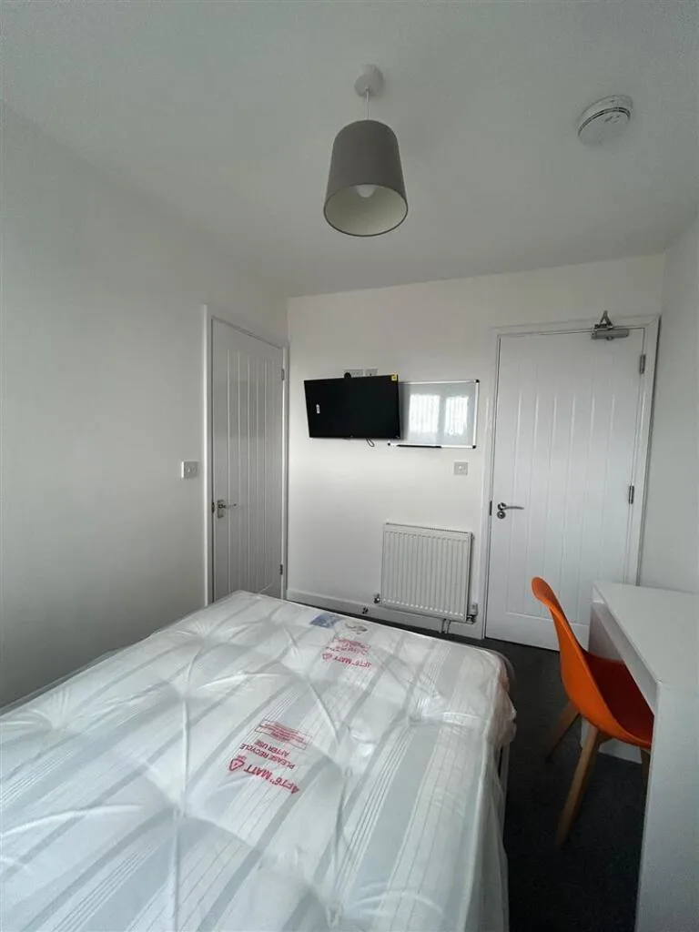 1 bedroom house share for rent