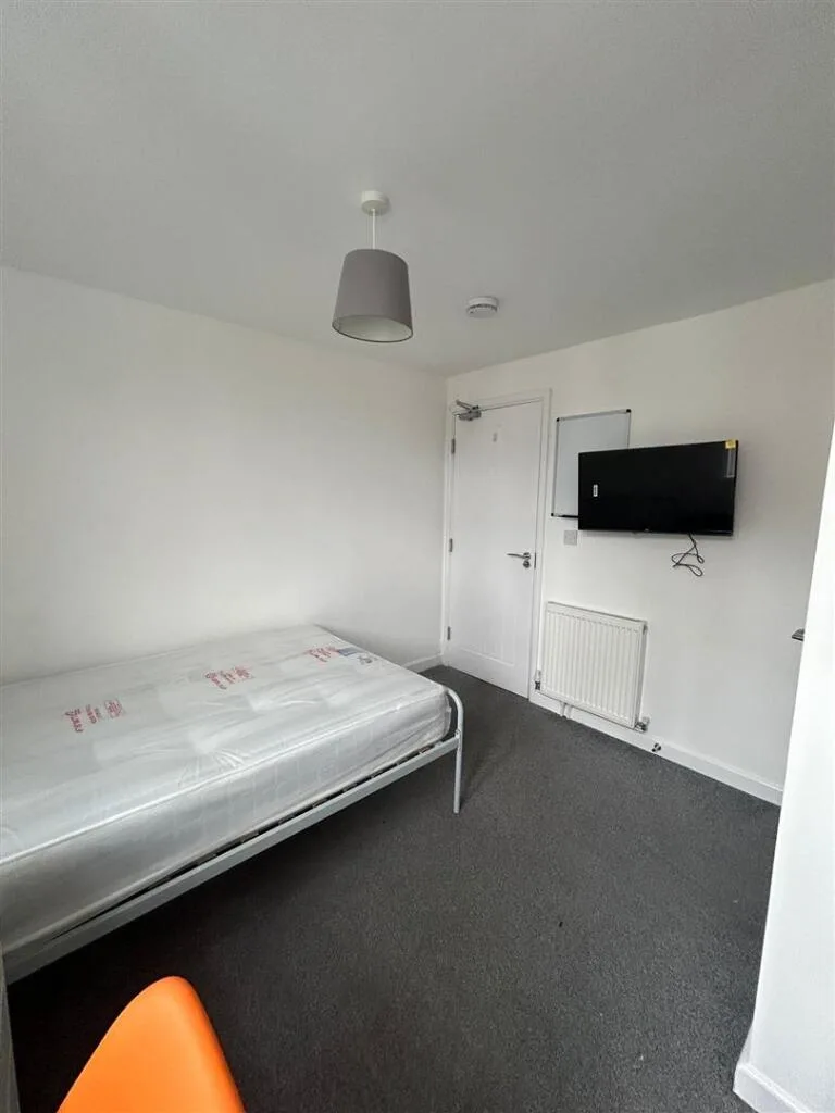 1 bedroom house share for rent