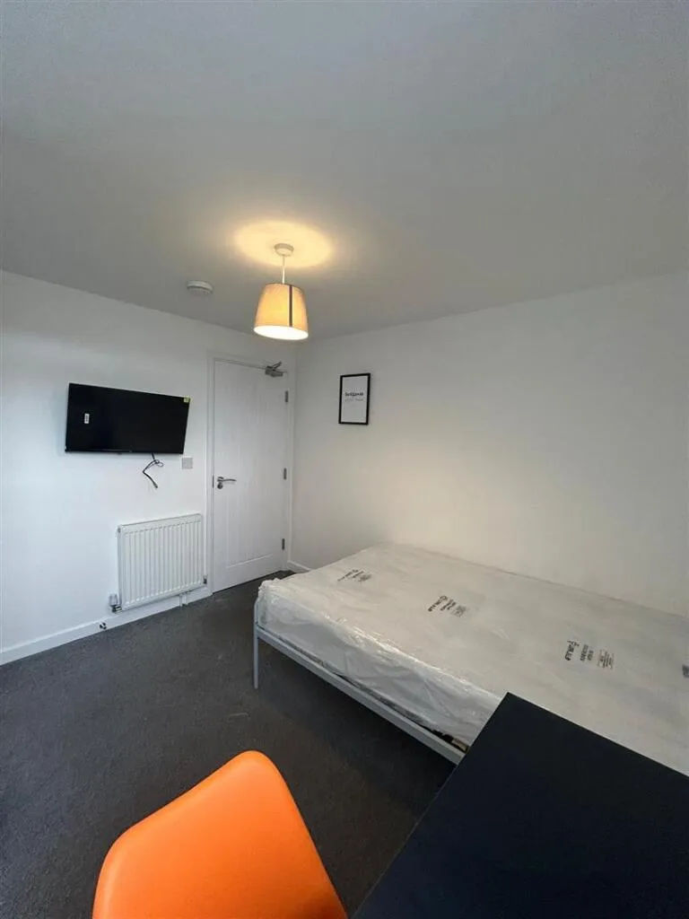 1 bedroom house share for rent