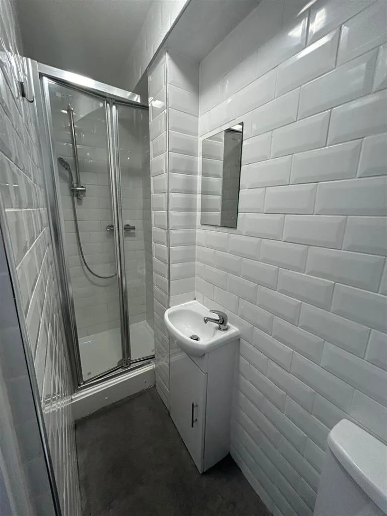 1 bedroom house share for rent