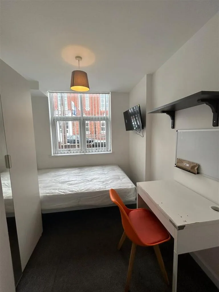 1 bedroom house share for rent