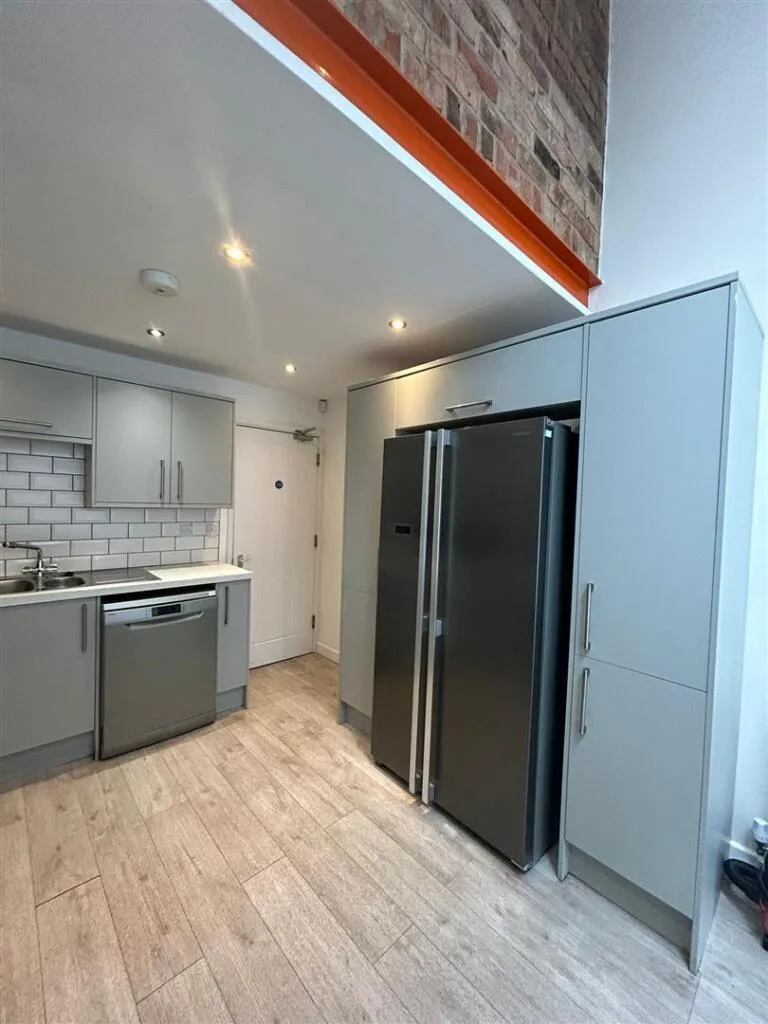 1 bedroom house share for rent