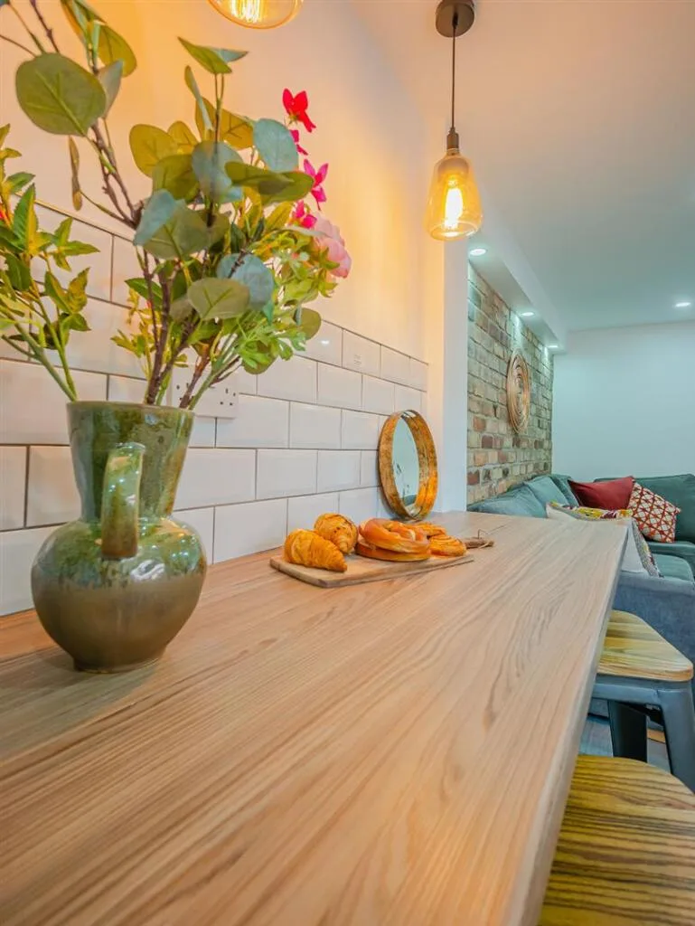1 bedroom house share for rent