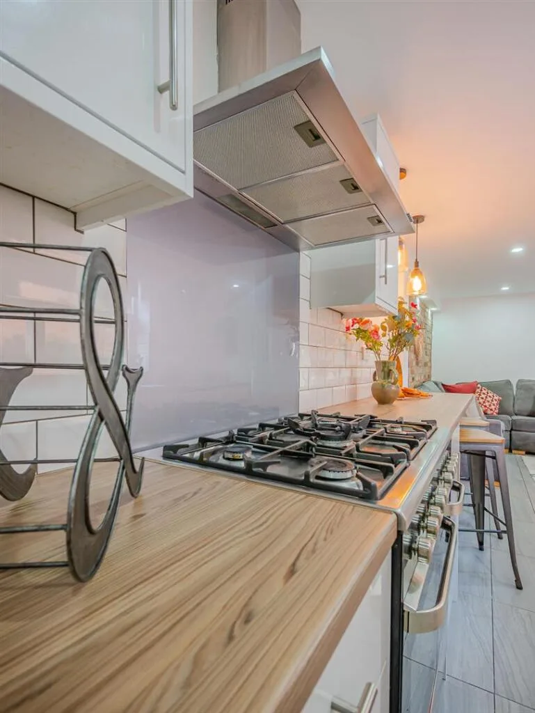 1 bedroom house share for rent