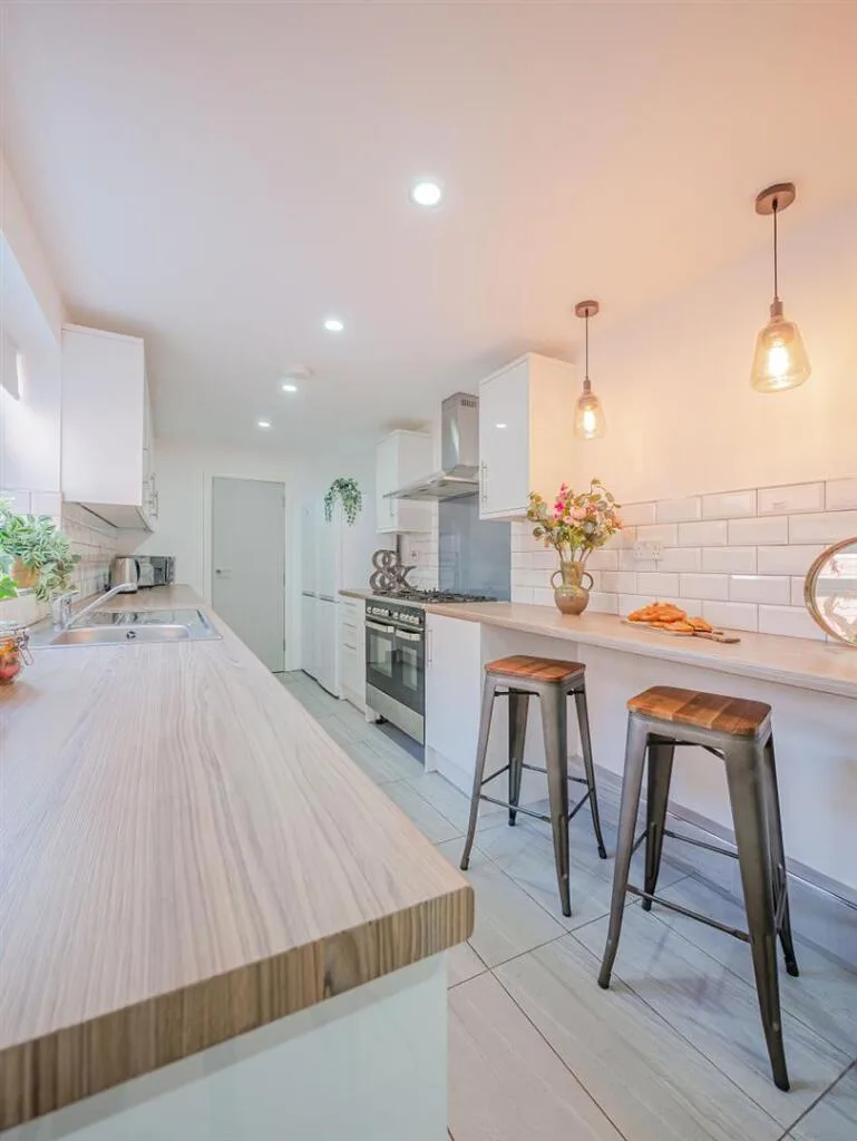 1 bedroom house share for rent