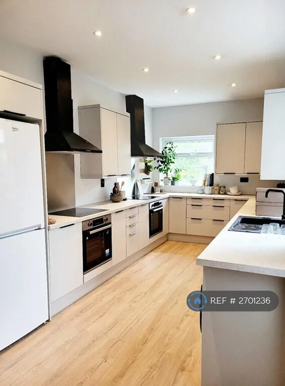 1 bedroom house share for rent