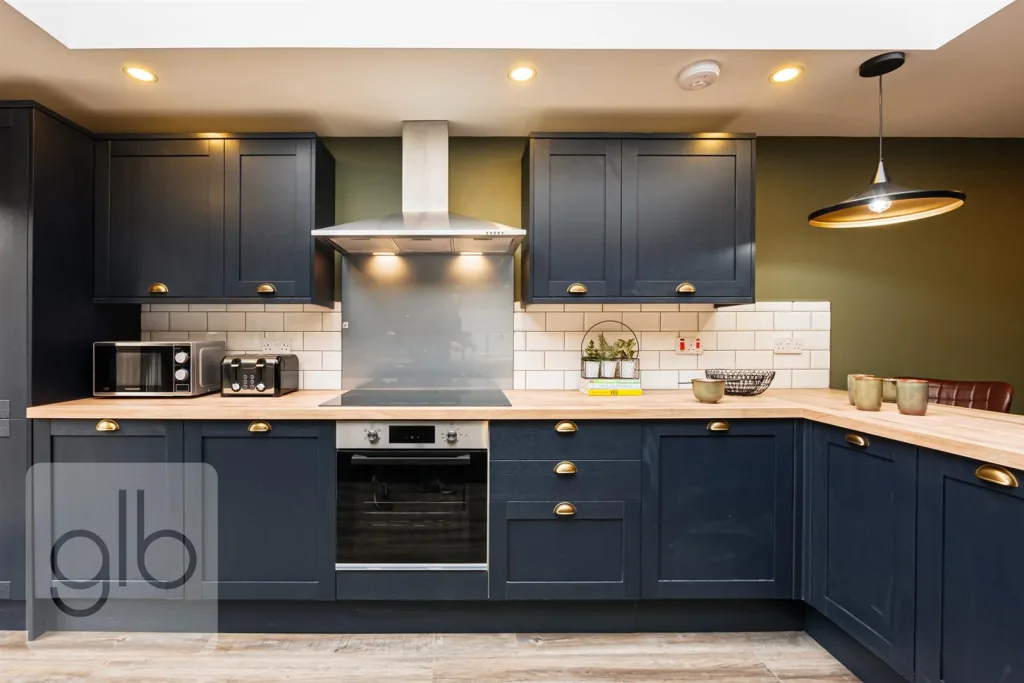 1 bedroom house share for rent