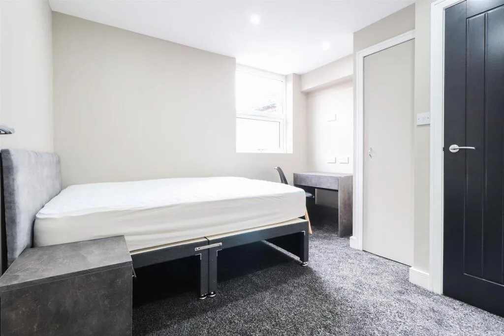 1 bedroom house share for rent