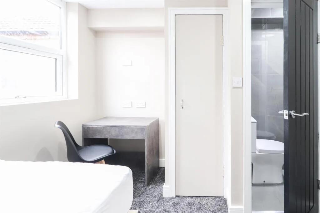 1 bedroom house share for rent