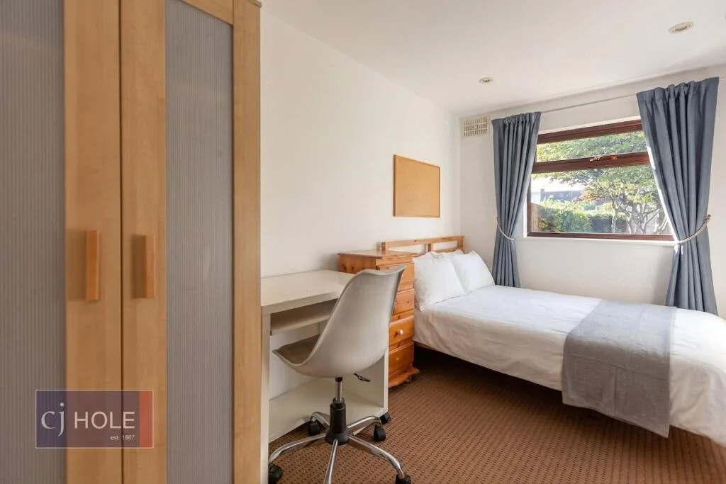 4 bedroom semi-detached house for rent