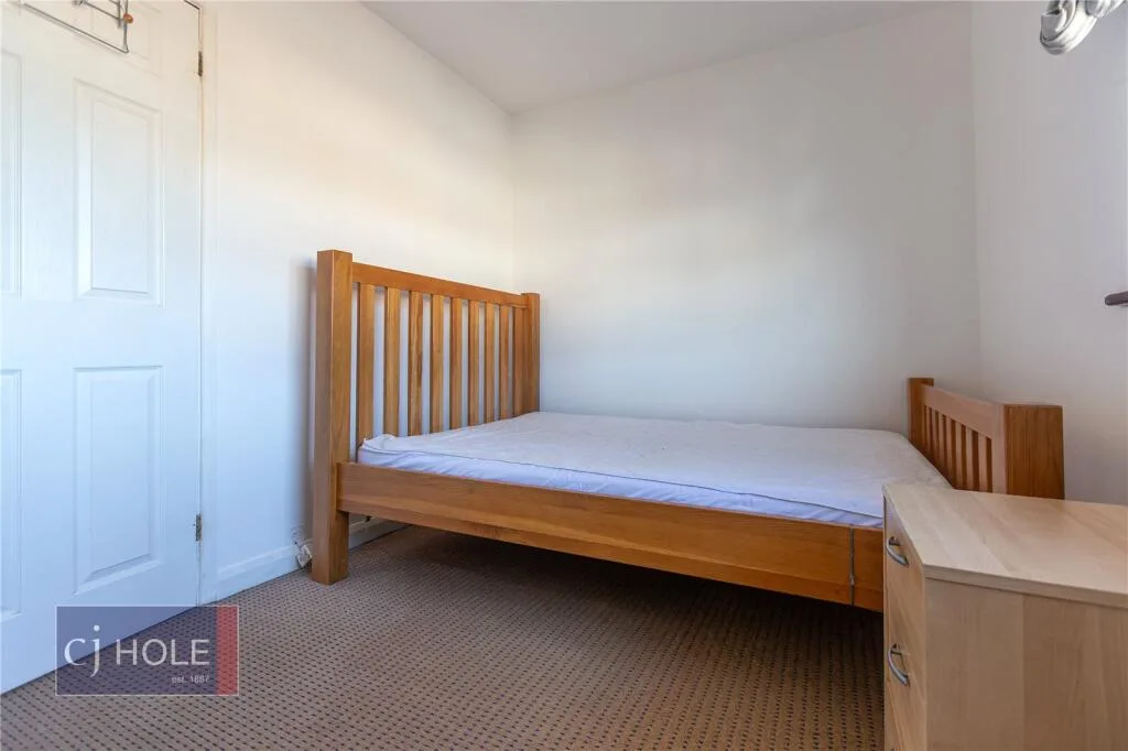 4 bedroom semi-detached house for rent