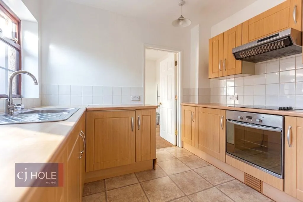4 bedroom semi-detached house for rent