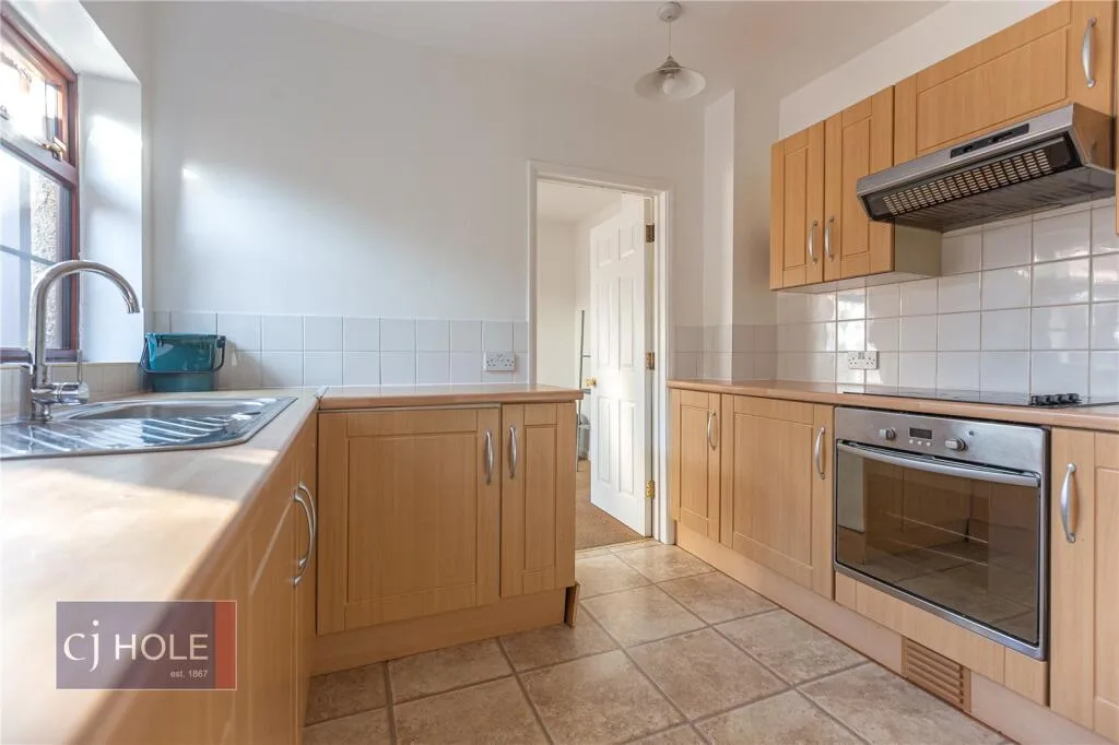 4 bedroom semi-detached house for rent