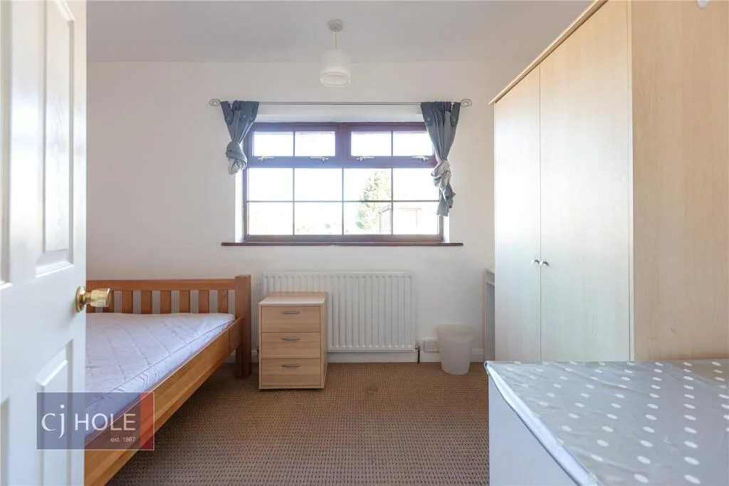 4 bedroom semi-detached house for rent