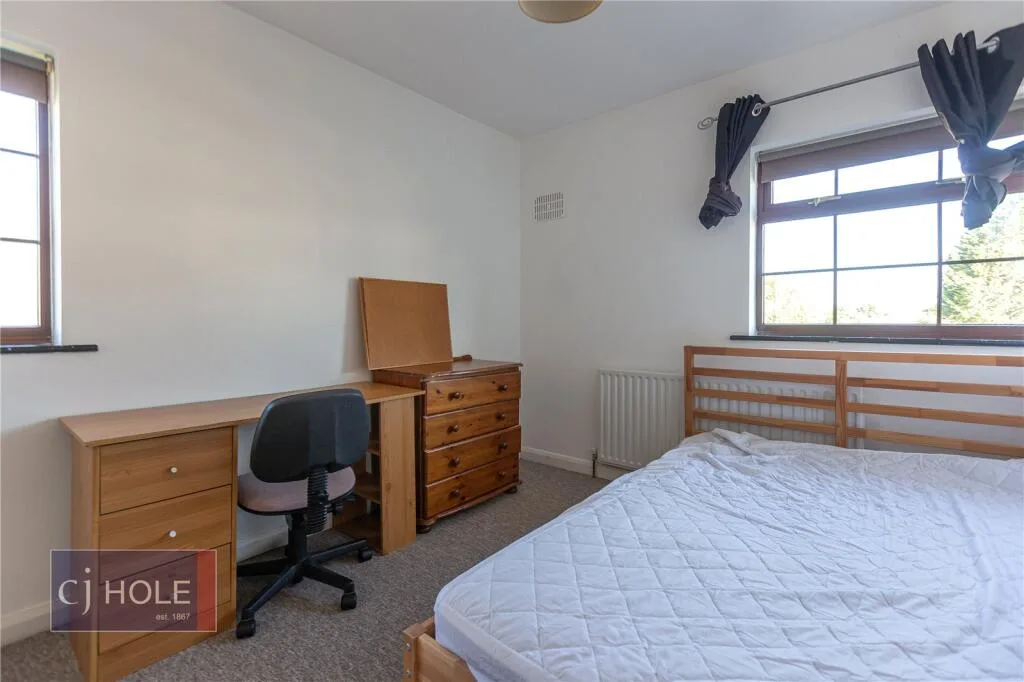 4 bedroom semi-detached house for rent