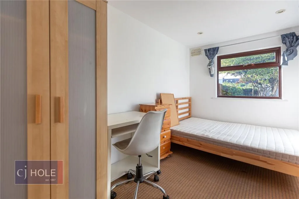 4 bedroom semi-detached house for rent