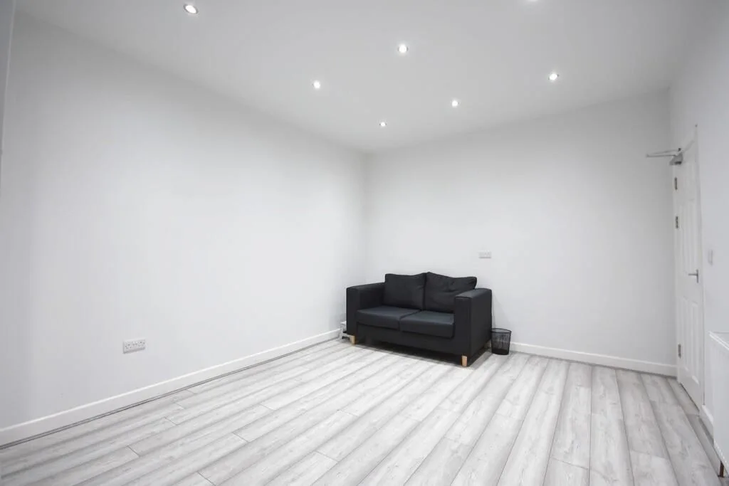 1 bedroom house share for rent