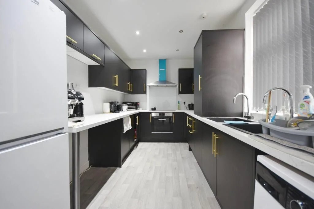 1 bedroom house share for rent