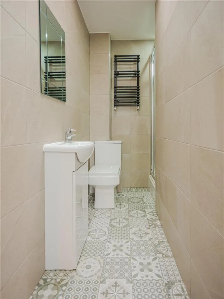 1 bedroom house share for rent